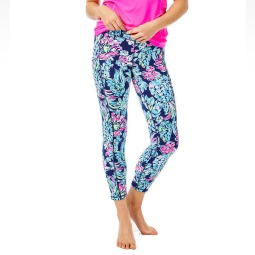 EUC Lilly Pulitzer UPF 50+ Luxletic 24" Weekender Mid-Rise Legging XL
